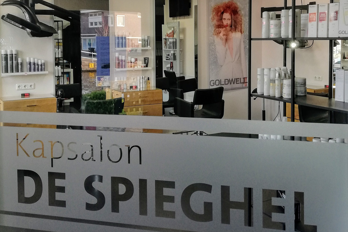 Kapsalon “De Spieghel”